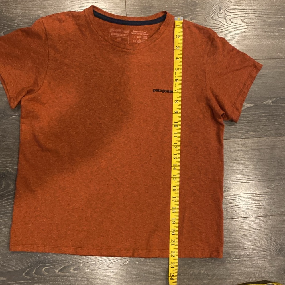 Patagonia P-6 Crop Tee Women’s Medium Burnt Orange Gorpcore Hiking Boho Top - Picture 4 of 6